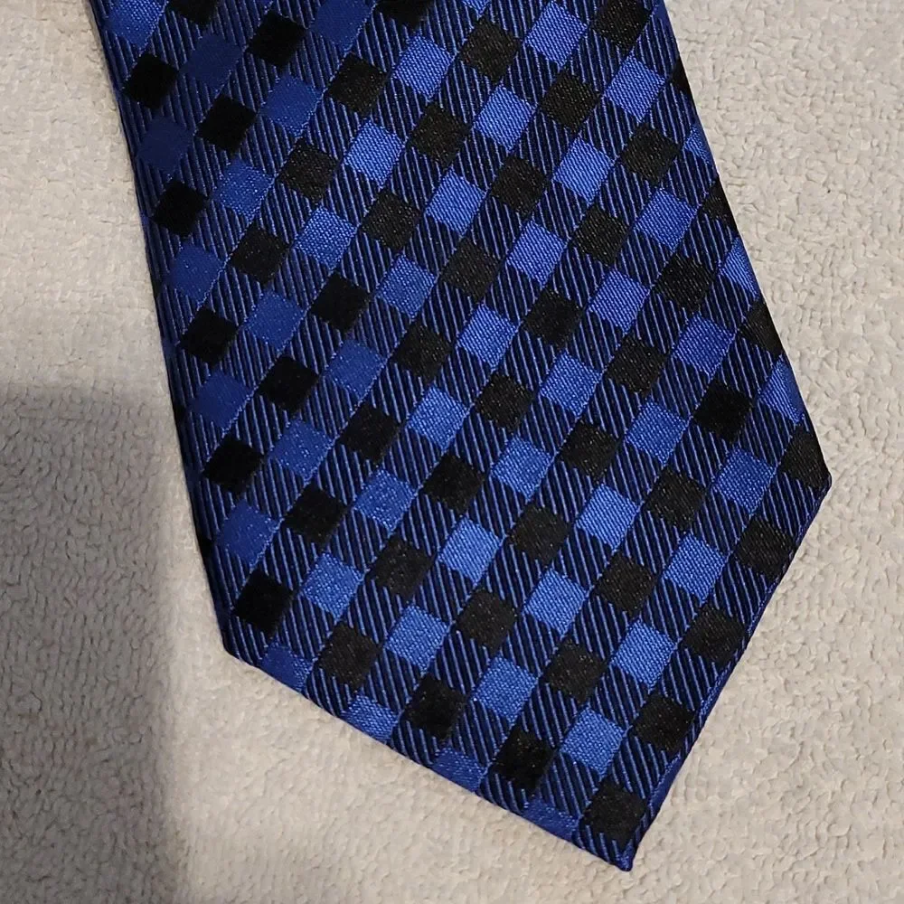 Roundtree & Yorke all silk tie‎